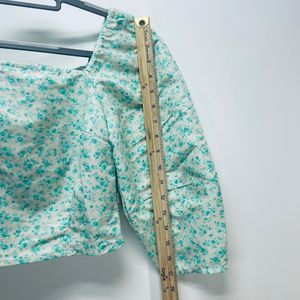 Levi’s Women’s Blouse Green Floral Statement Size S New - Picture 9 of 11